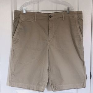 American Eagle Men Shorts Outfitters Shorts Kaki Longer Length 25 " Size 42